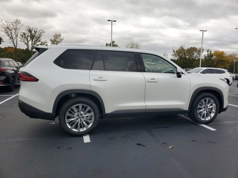 Used 2026 Toyota Grand Highlander Platinum image 5