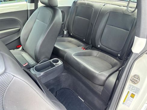 Used 2012 Volkswagen Beetle 2.5 FWD image 11