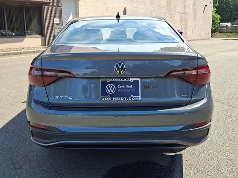 Certified 2024 Volkswagen Jetta SE w/ Panoramic Sunroof Package FWD image 9