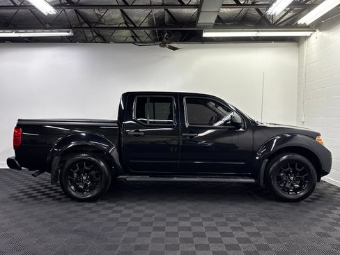 Used 2020 Nissan Frontier SV w/ Midnight Edition Floor Mats AWD/4WD image 4