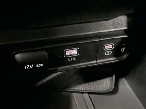 Used 2024 Kia Telluride EX w/ EX Captain's Chair Package AWD/4WD image 34