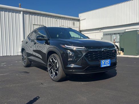 New 2025 Chevrolet Trax RS w/ Driver Confidence Package image 7