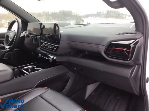 Used 2025 Chevrolet Silverado EV RST image 26