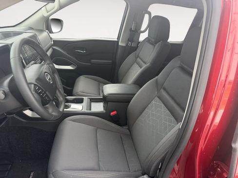 Certified 2025 Nissan Frontier SV w/ SV Convenience Package AWD/4WD image 3