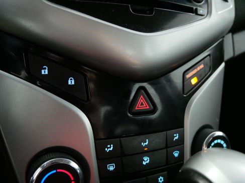 Used 2014 Chevrolet Cruze LT FWD image 30