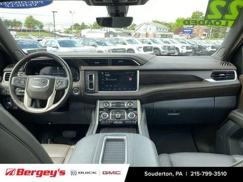 Certified 2022 GMC Yukon XL Denali w/ Denali Premium Package AWD/4WD image 11