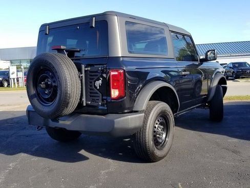 Used 2022 Ford Bronco Base image 4