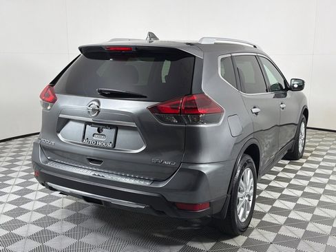 Used 2018 Nissan Rogue SV AWD/4WD image 4