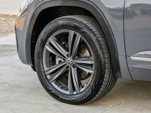 Used 2020 Volkswagen Atlas Cross Sport SE w/ Panoramic Sunroof Package image 52