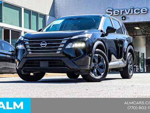 Used 2025 Nissan Rogue SV image 3