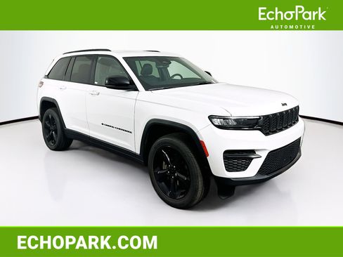 Used 2023 Jeep Grand Cherokee Altitude image 1