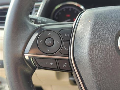 Used 2019 Toyota Camry XLE FWD image 13