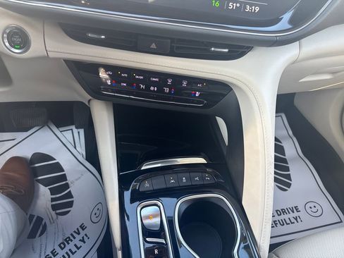 Used 2023 Buick Envision Avenir image 23