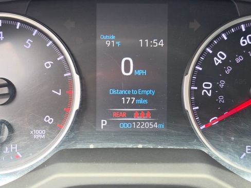 Used 2021 Toyota RAV4 LE FWD image 32