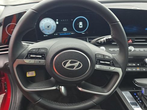 Used 2024 Hyundai Elantra SEL w/ Convenience Package image 9