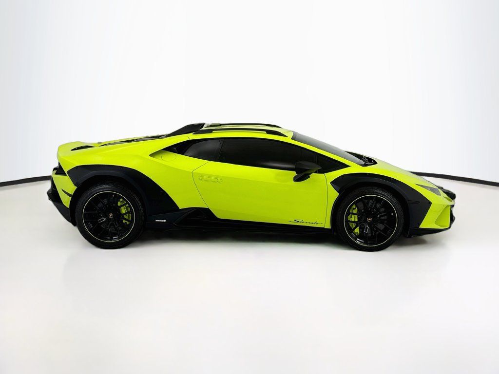 Used 2024 Lamborghini Huracan Sterrato AWD/4WD image 4