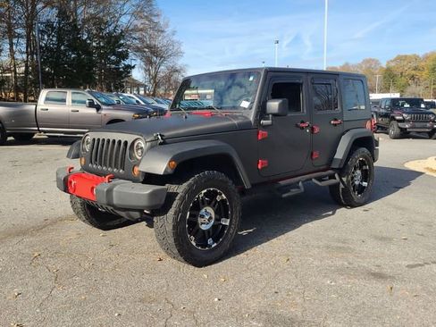 Used 2010 Jeep Wrangler Unlimited Sahara w/ Mopar Chrome Edition Group image 4