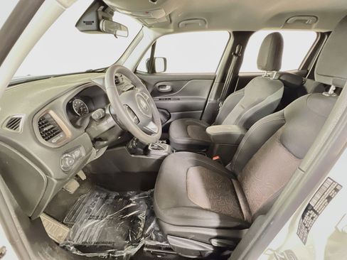 Used 2023 Jeep Renegade Latitude AWD/4WD image 20