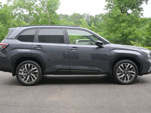 Certified 2025 Subaru Forester Touring AWD/4WD image 10