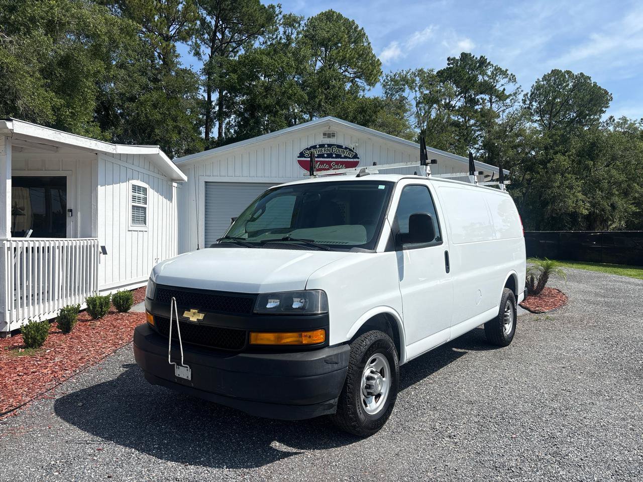 Used 2020 Chevrolet Express 2500 RWD image 1
