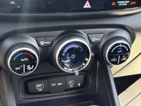 Certified 2026 Hyundai Venue SEL FWD image 26