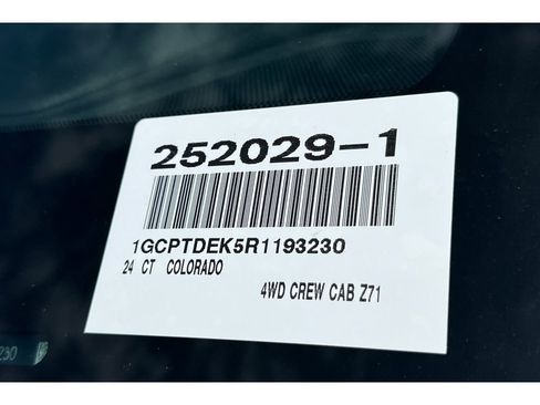 Used 2024 Chevrolet Colorado Z71 w/ Safety Package image 56