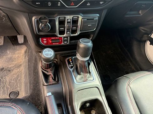 Used 2023 Jeep Gladiator Rubicon w/ LED Lighting Group AWD/4WD image 23