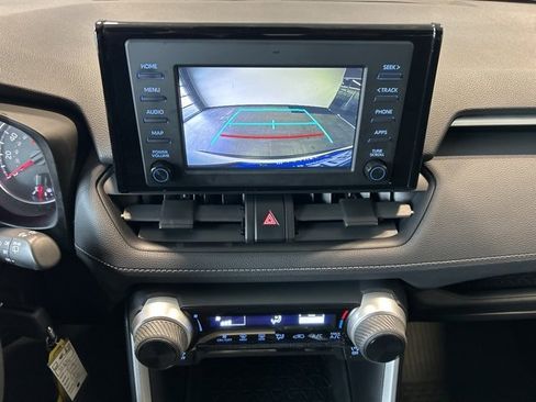 Used 2019 Toyota RAV4 LE image 95