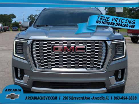 Used 2023 GMC Yukon XL Denali AWD/4WD image 9