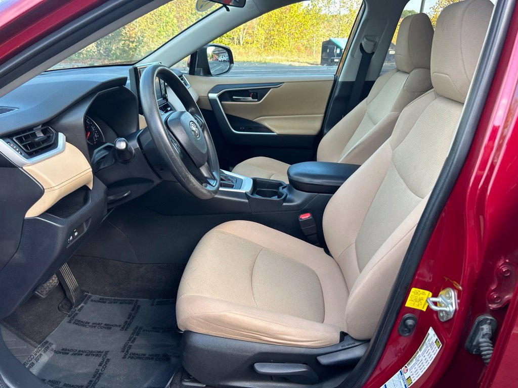 Used 2019 Toyota RAV4 XLE w/ All Weather Liner Package AWD/4WD image 9