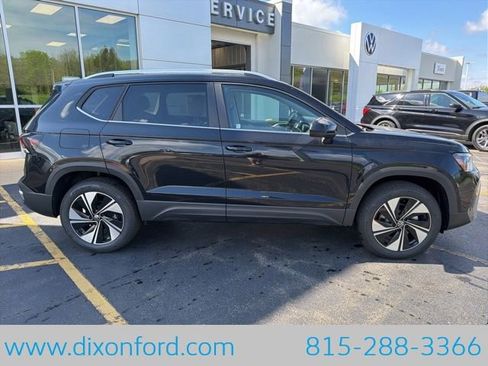 New 2026 Volkswagen Taos SE AWD/4WD image 8