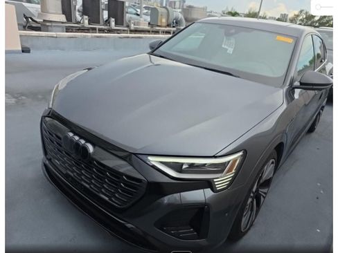 Used 2024 Audi Q8 e-tron Prestige w/ Prestige Package AWD/4WD image 2