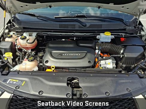 Used 2021 Chrysler Pacifica Limited w/ Uconnect Theater Family Group FWD image 33
