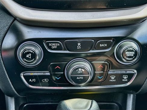 Used 2016 Jeep Cherokee 75th Anniversary AWD/4WD image 17