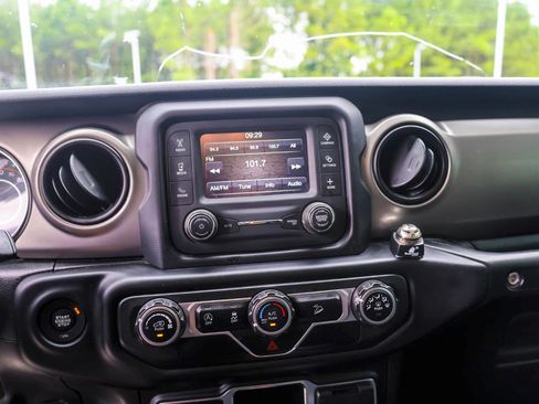 Used 2019 Jeep Wrangler Unlimited Sport AWD/4WD image 12