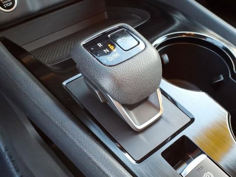 Used 2023 Nissan Rogue SV image 16