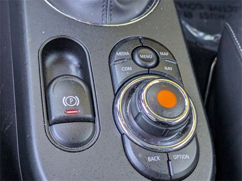 Used 2020 MINI Cooper SE w/ 6.5" Touchscreen Package image 29