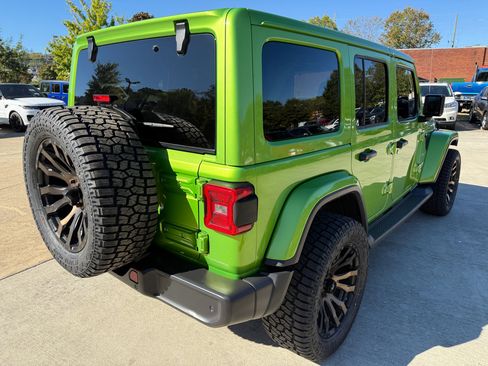 Used 2019 Jeep Wrangler Unlimited Sahara image 5