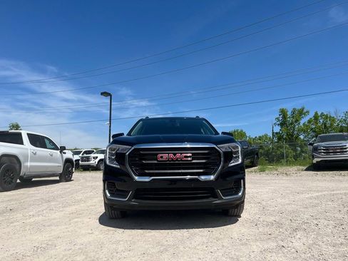 Used 2024 GMC Terrain SLE w/ Driver Convenience Package AWD/4WD image 4