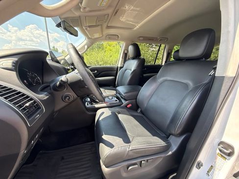 Used 2022 INFINITI QX80 Luxe w/ All-Season Package RWD image 10
