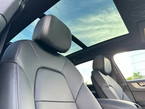 Certified 2025 Porsche Cayenne AWD/4WD image 18
