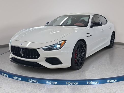 Used 2023 Maserati Ghibli Modena image 1