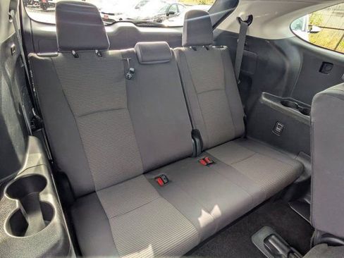Used 2025 Toyota Highlander LE image 8