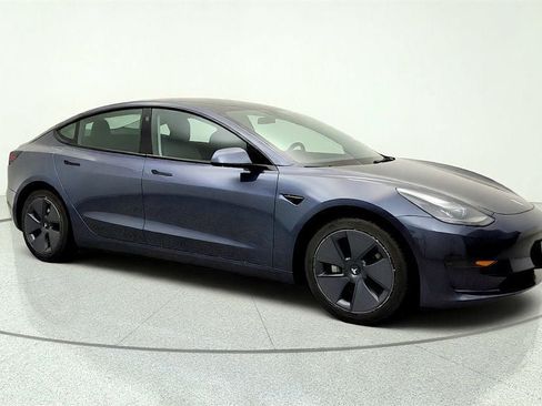 Used 2023 Tesla Model 3 Standard Range RWD image 3