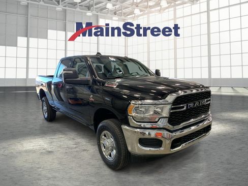 Used 2024 RAM 2500 Tradesman w/ Chrome Appearance Group image 7