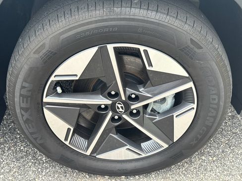 Certified 2025 Hyundai Tucson SEL AWD/4WD image 12