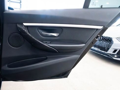 Used 2018 BMW 330i xDrive Wagon image 21