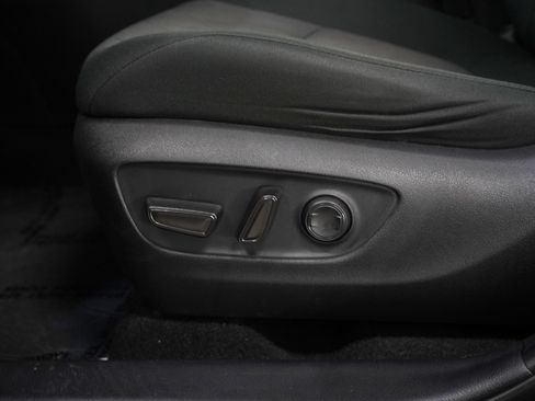Used 2019 Toyota RAV4 XLE w/ Convenience Package AWD/4WD image 23
