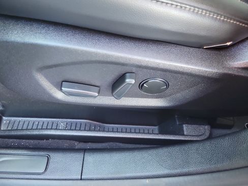 Used 2024 Ford Edge SEL w/ Convenience Package image 19