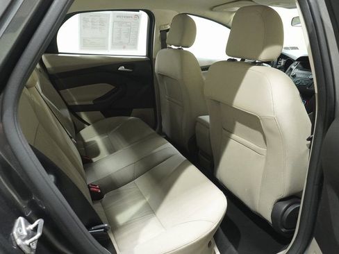 Used 2017 Ford Focus SE image 12